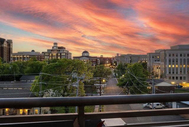 1900 12th Ave S Apt 513, Nashville, TN 37203