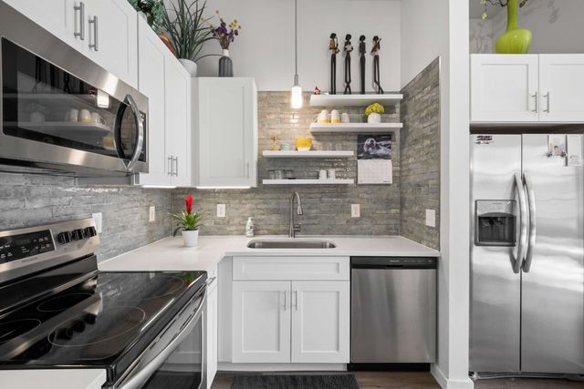 1900 12th Ave S Apt 513, Nashville, TN 37203