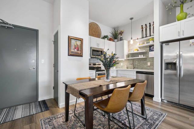1900 12th Ave S Apt 513, Nashville, TN 37203