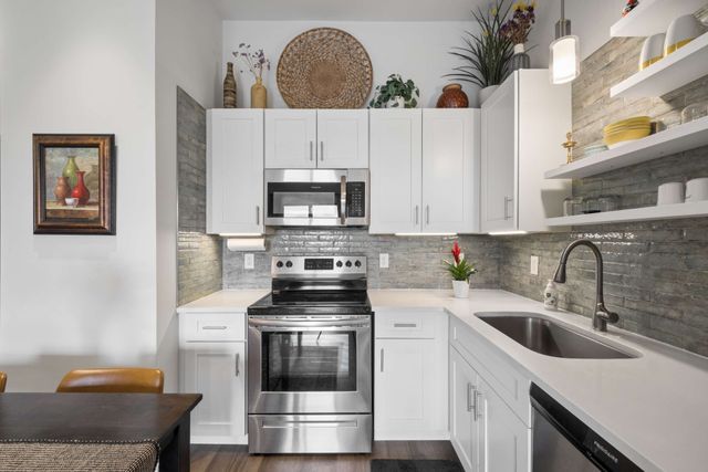1900 12th Ave S Apt 513, Nashville, TN 37203