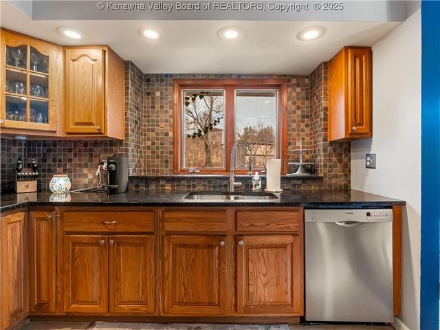 1021 Forest Road, Charleston, WV 25314