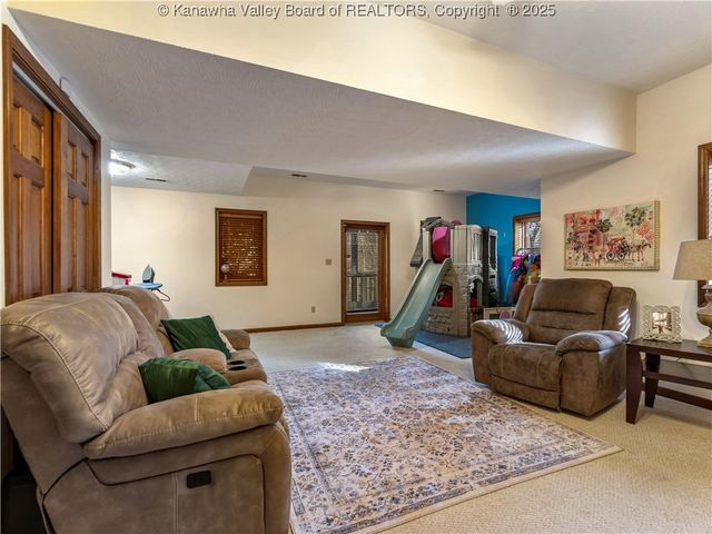 1021 Forest Road, Charleston, WV 25314