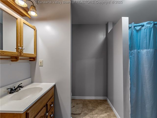 1021 Forest Road, Charleston, WV 25314