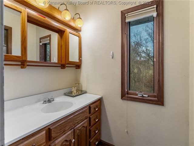 1021 Forest Road, Charleston, WV 25314