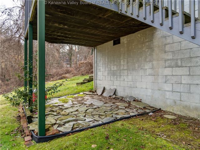 1021 Forest Road, Charleston, WV 25314