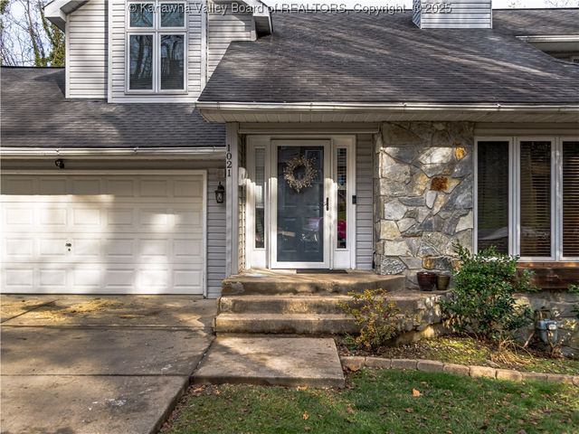 1021 Forest Road, Charleston, WV 25314