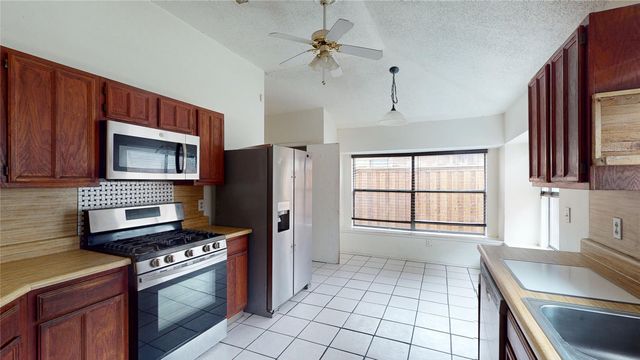 613 Fieldwood Drive, Mesquite, TX 75150