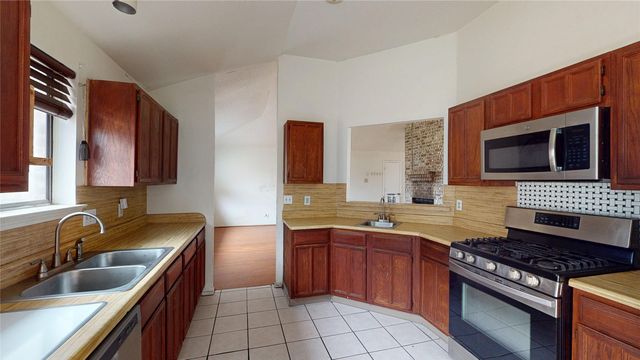 613 Fieldwood Drive, Mesquite, TX 75150