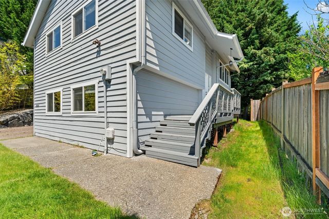 12026 NE 99th Lane, Kirkland, WA 98033
