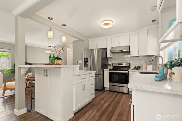 12026 NE 99th Lane, Kirkland, WA 98033