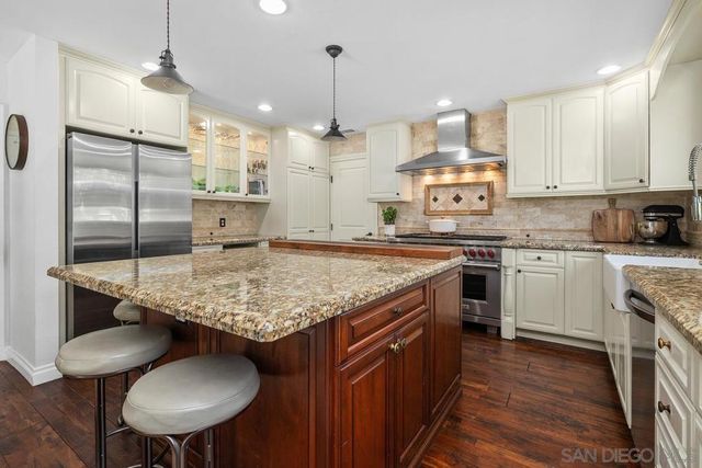 4903 Via Cinta, San Diego, CA 92122