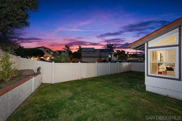 4903 Via Cinta, San Diego, CA 92122