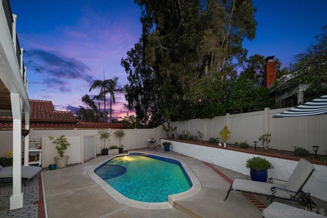 4903 Via Cinta, San Diego, CA 92122