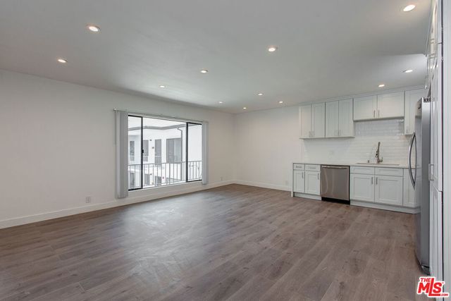 2827 S La Brea Avenue 3, Los Angeles, CA 90016