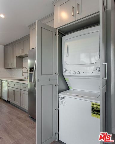 2827 S La Brea Avenue 3, Los Angeles, CA 90016