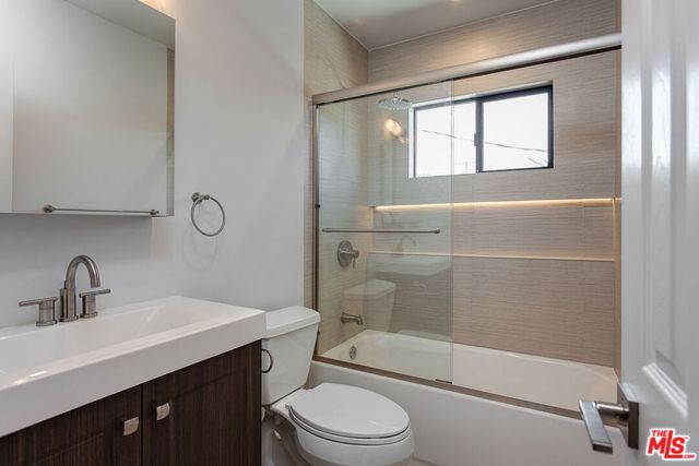 2827 S La Brea Avenue 3, Los Angeles, CA 90016