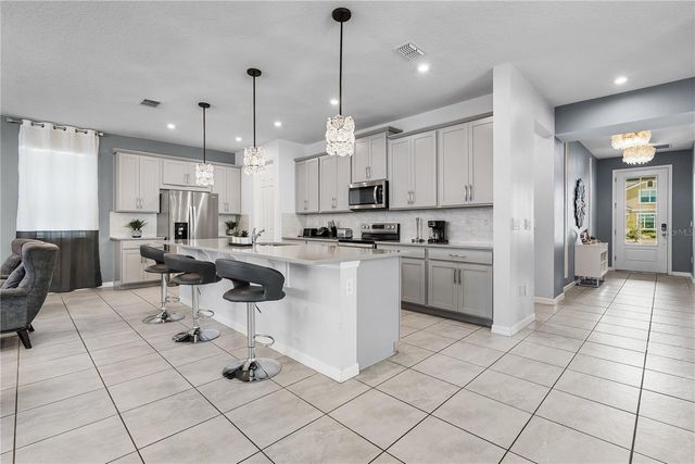 8915 TROPICAL HAVEN COURT, Kissimmee, FL 34747