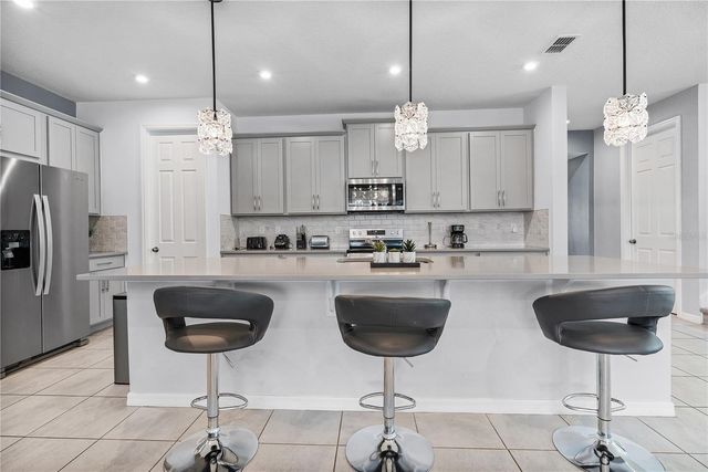 8915 TROPICAL HAVEN COURT, Kissimmee, FL 34747