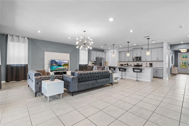 8915 TROPICAL HAVEN COURT, Kissimmee, FL 34747