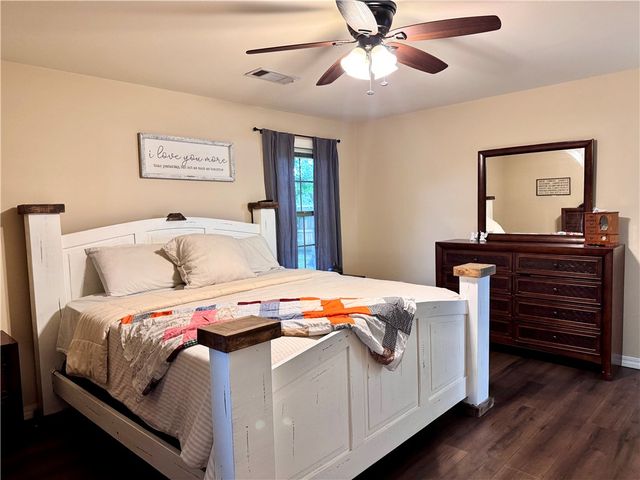 909 S Tulsa Avenue, Russellville, AR 72801