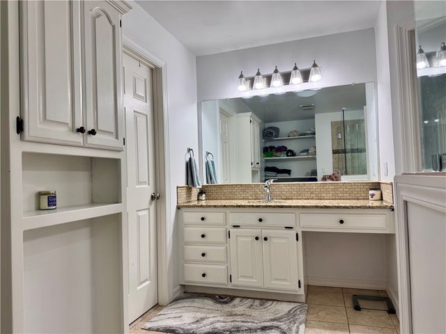 909 S Tulsa Avenue, Russellville, AR 72801