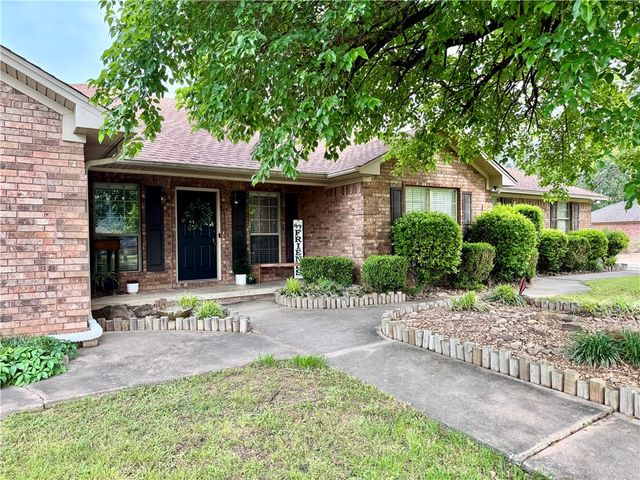 909 S Tulsa Avenue, Russellville, AR 72801