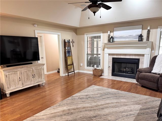 909 S Tulsa Avenue, Russellville, AR 72801