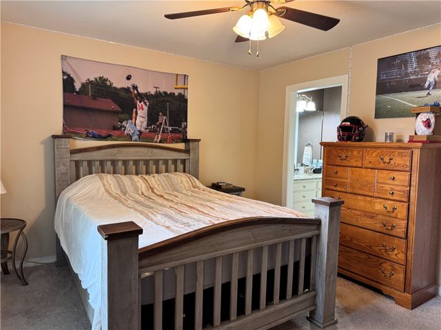 909 S Tulsa Avenue, Russellville, AR 72801
