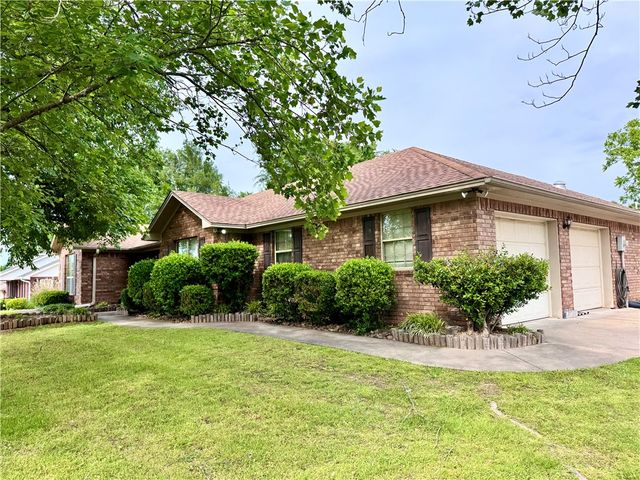 909 S Tulsa Avenue, Russellville, AR 72801