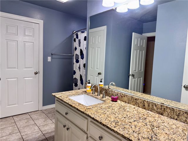 909 S Tulsa Avenue, Russellville, AR 72801