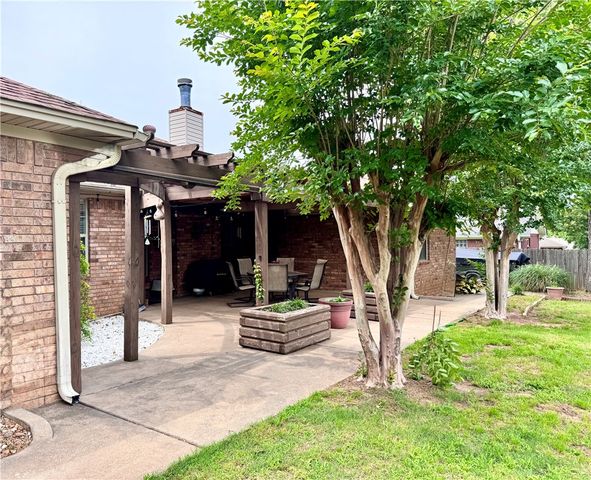 909 S Tulsa Avenue, Russellville, AR 72801