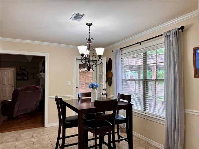 909 S Tulsa Avenue, Russellville, AR 72801