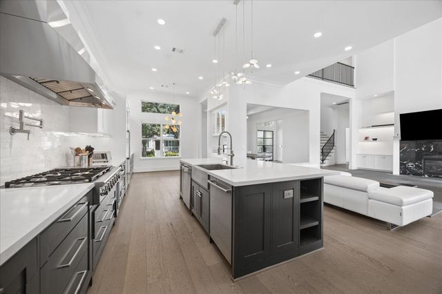4951 Valkeith Drive, Houston, TX 77096