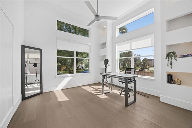 4951 Valkeith Drive, Houston, TX 77096