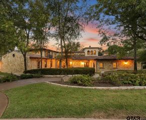 4573 Cascades Shoreline Dr, Tyler, TX 75709