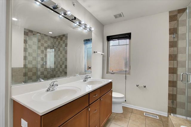 8900 31st Street 18, Brookfield, IL 60513