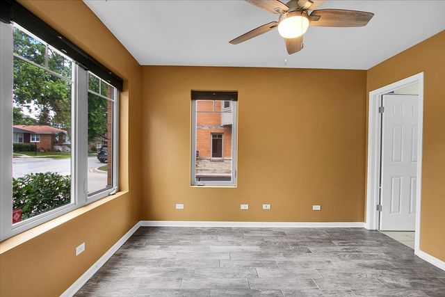 8900 31st Street 18, Brookfield, IL 60513