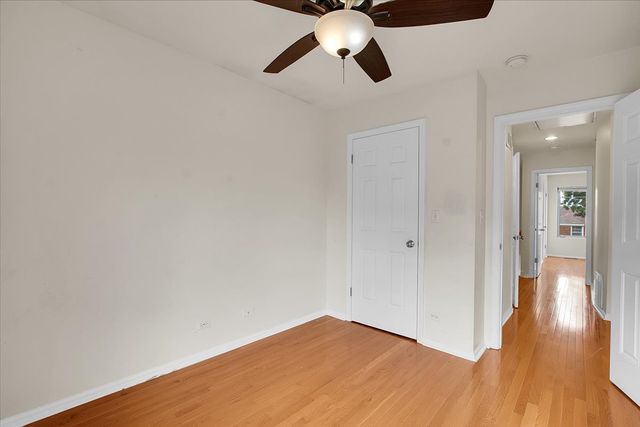 8900 31st Street 18, Brookfield, IL 60513