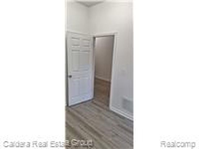 27 Henry Clay, Pontiac, MI 48341
