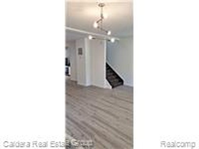 27 Henry Clay, Pontiac, MI 48341