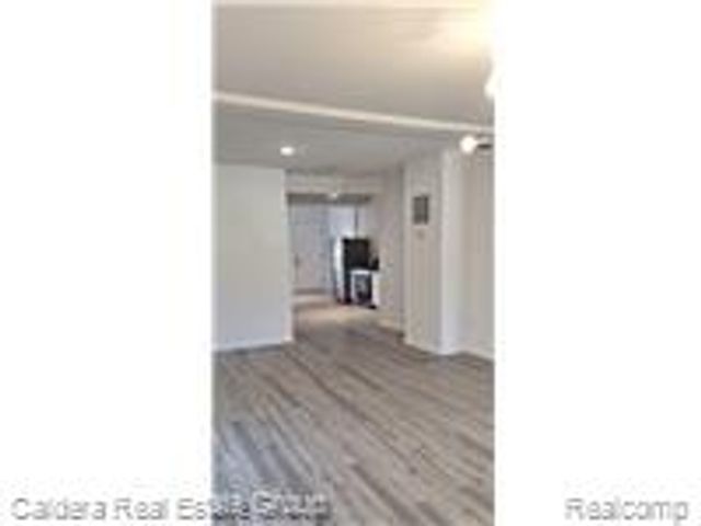 27 Henry Clay, Pontiac, MI 48341