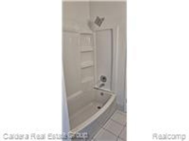 27 Henry Clay, Pontiac, MI 48341