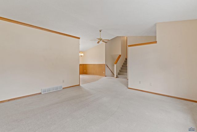 3804 PARKRIDGE DR, Rapid City, SD 57702