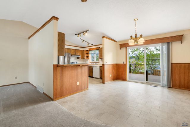 3804 PARKRIDGE DR, Rapid City, SD 57702