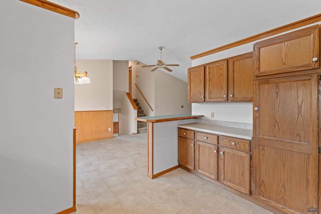 3804 PARKRIDGE DR, Rapid City, SD 57702