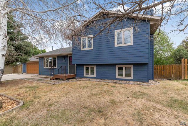 3804 PARKRIDGE DR, Rapid City, SD 57702