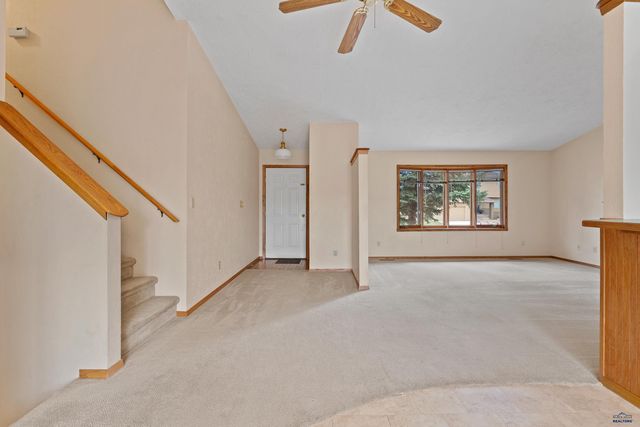 3804 PARKRIDGE DR, Rapid City, SD 57702