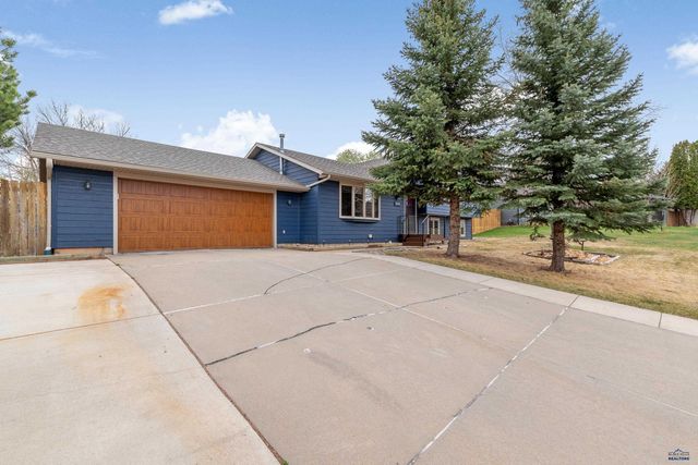 3804 PARKRIDGE DR, Rapid City, SD 57702