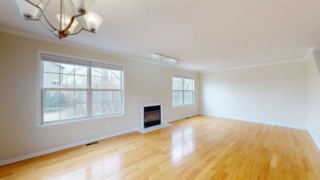 2890 Barclay Way, Ann Arbor, MI 48105