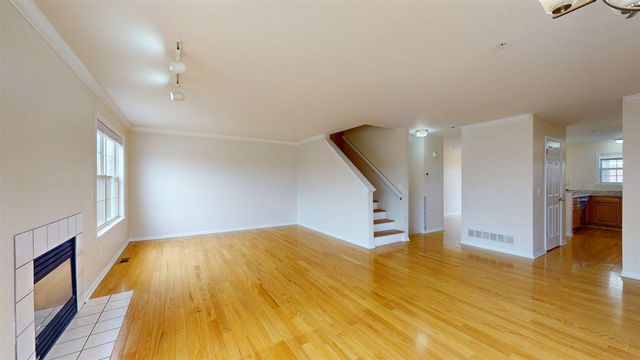 2890 Barclay Way, Ann Arbor, MI 48105